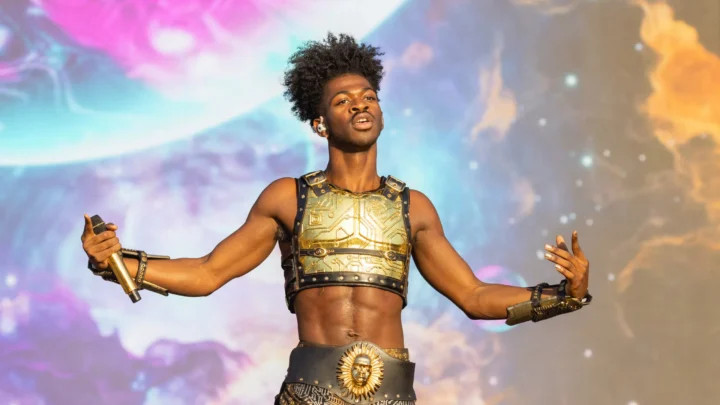 Lil Nas X anuncia retorno à música com novo single