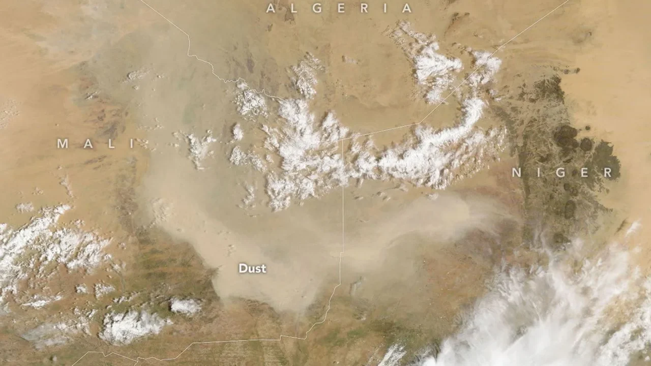 Uma tempestade de poeira obscurece o solo no Mali nesta imagem, obtida com o MODIS (Espectrorradiômetro de Imagem de Resolução Moderada) no satélite Terra da NASA em 5 de setembro de 2026.