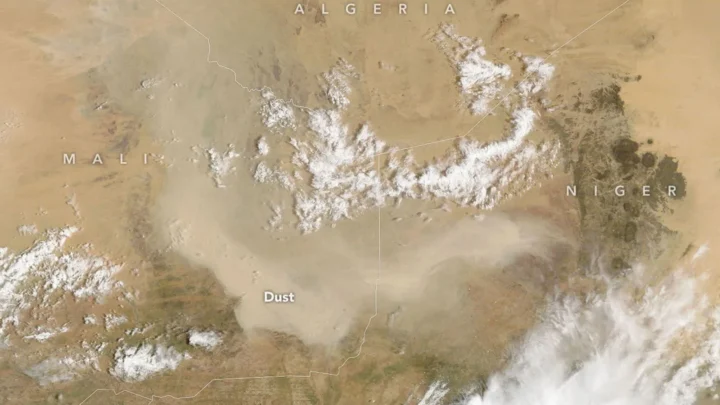 Uma tempestade de poeira obscurece o solo no Mali nesta imagem, obtida com o MODIS (Espectrorradiômetro de Imagem de Resolução Moderada) no satélite Terra da NASA em 5 de setembro de 2026.