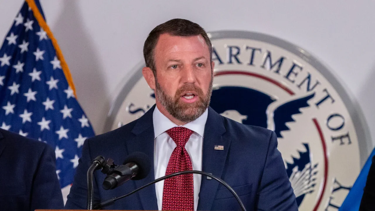 Denver processa DHS.