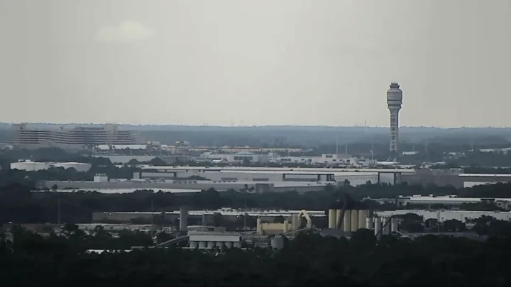 Vários voos de Miami foram desviados para Orlando nesse domingo (06)