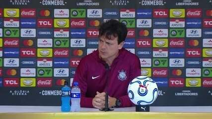 Técnico do Corinthians concede entrevista após eliminação do time na Libertadores