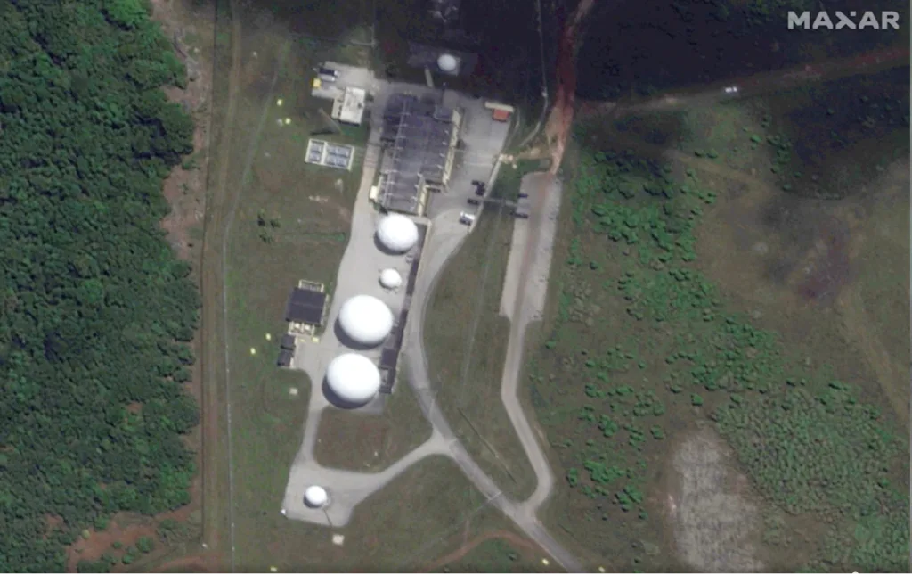 Imagem de satélite do terminal terrestre remoto da NASA localizado na área de Dededo, em Guam, divulgada pela empresa de satélites comerciais americana MAXAR.