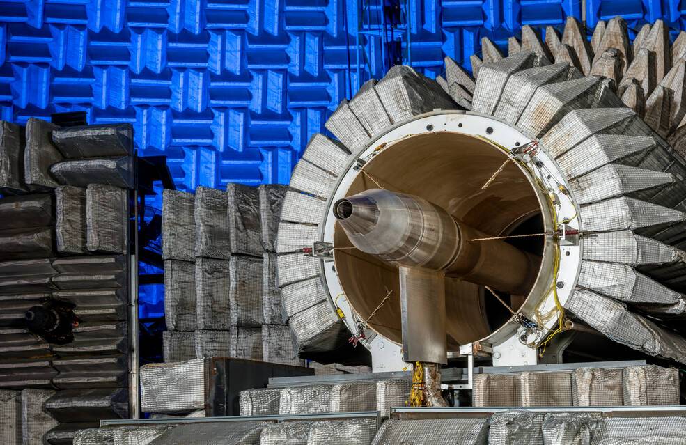 Fotografias do hardware do Teste de Bocal de Lear Jet de 2018 no Laboratório Aeroacústico de Propulsão AAPL, Bancada de Testes Acústicos de Bocais, NATR