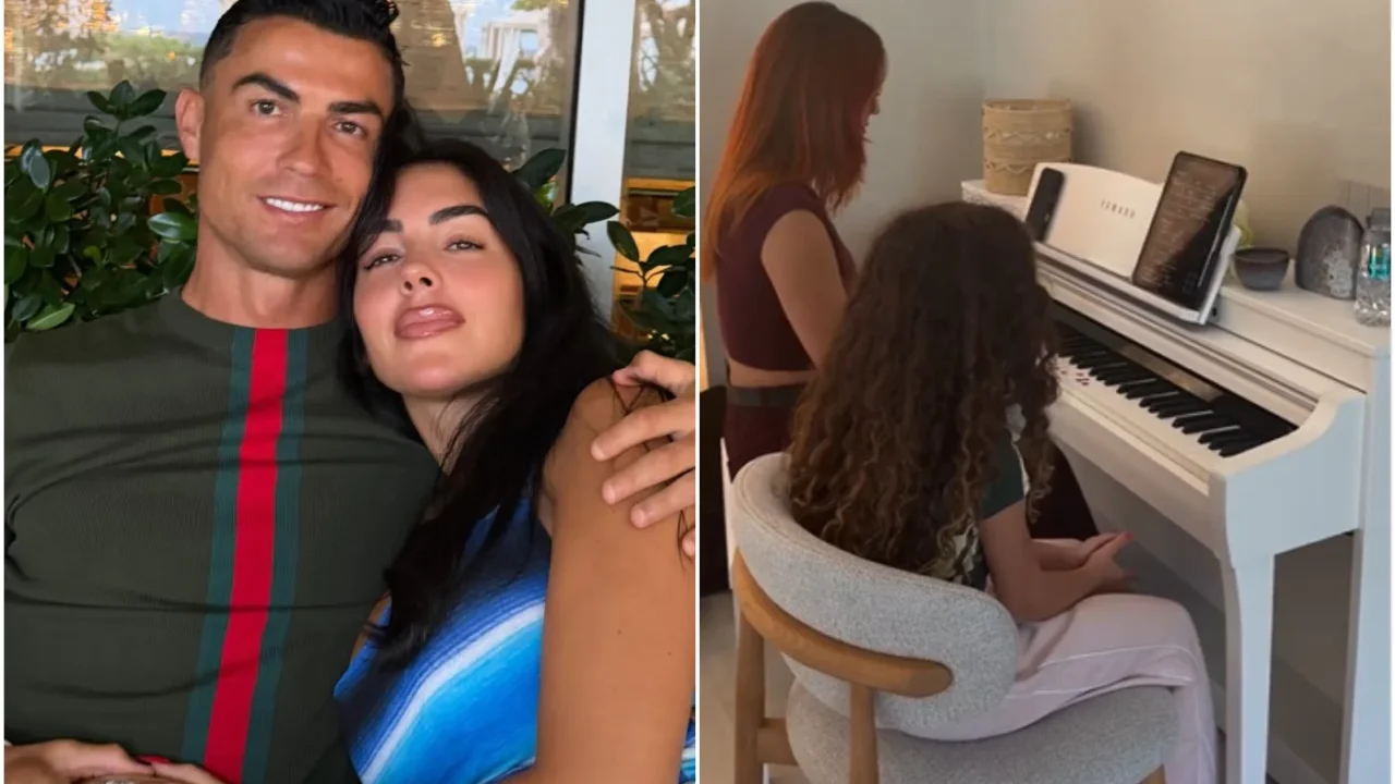 Casal abraçado em ambiente interno à esquerda; à direita, mulher de cabelo ruivo observa criança de cabelos cacheados tocando piano branco em casa