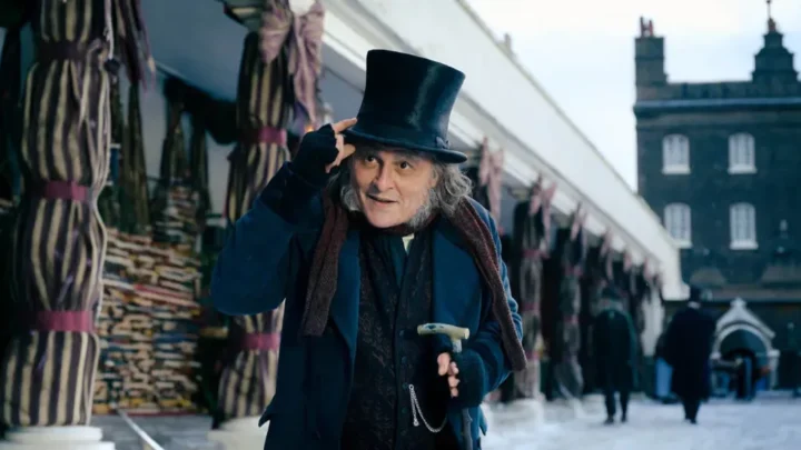 Johnny Depp como Ebenezer Scrooge em 'Ebenezer'