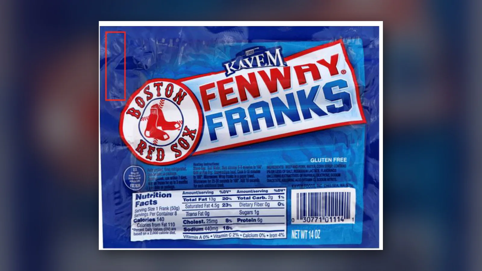 Pacote de 14 onças da salsicha Kayem Fenway Franks, com a marca do Boston Red Sox, um dos itens da lista de recall