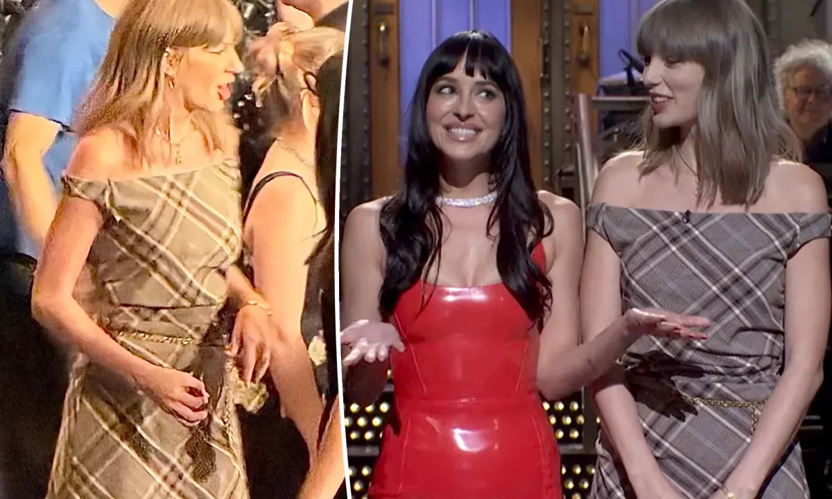 Duas mulheres conversam em estúdio de televisão: uma veste um vestido vermelho e a outra um vestido xadrez com os ombros descobertos