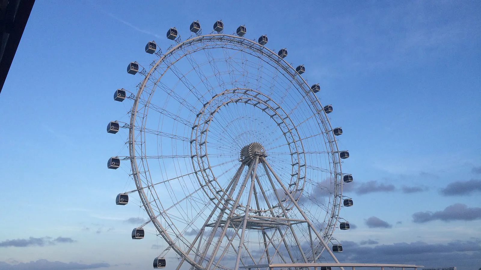 Foto de arquivo de abril de 2015 da Orlando Eye, roda-gigante de Orlando, vista de um ponto alto