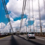 Carros atravessam a Ponte George Washington, que liga Manhattan, em Nova York, a Fort Lee, em Nova Jersey, em julho de 2015 (imagem de arquivo)