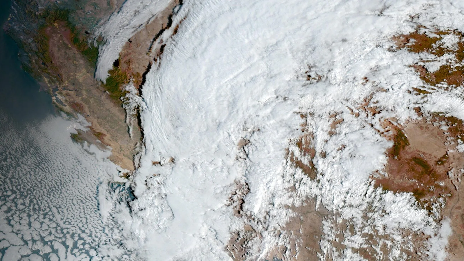 Imagem de satélite da manhã de 11 de outubro de 2026: os restos de Rachel, já pós-tropical, espalham nuvens sobre o sudoeste dos EUA