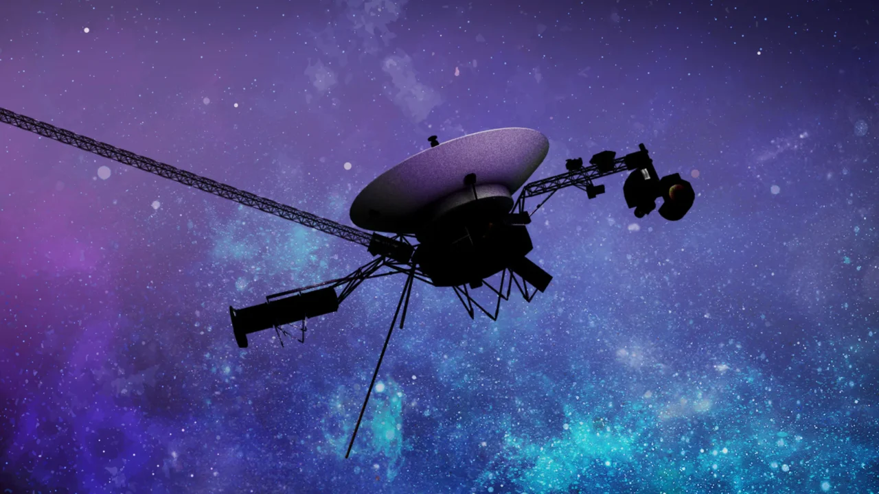 Ilustração da sonda Voyager, com a antena parabólica e as hastes dos instrumentos em silhueta contra uma nebulosa roxa e azul (concepção artística)