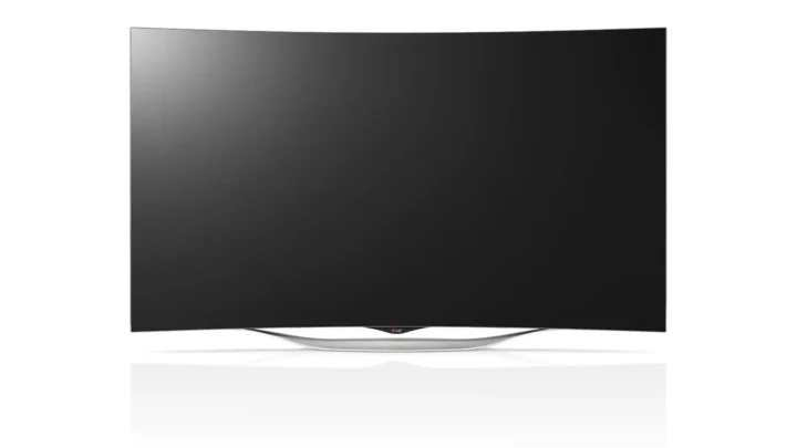Televisor de tela fina sobre base de metal, visto de frente sobre fundo branco (imagem ilustrativa)