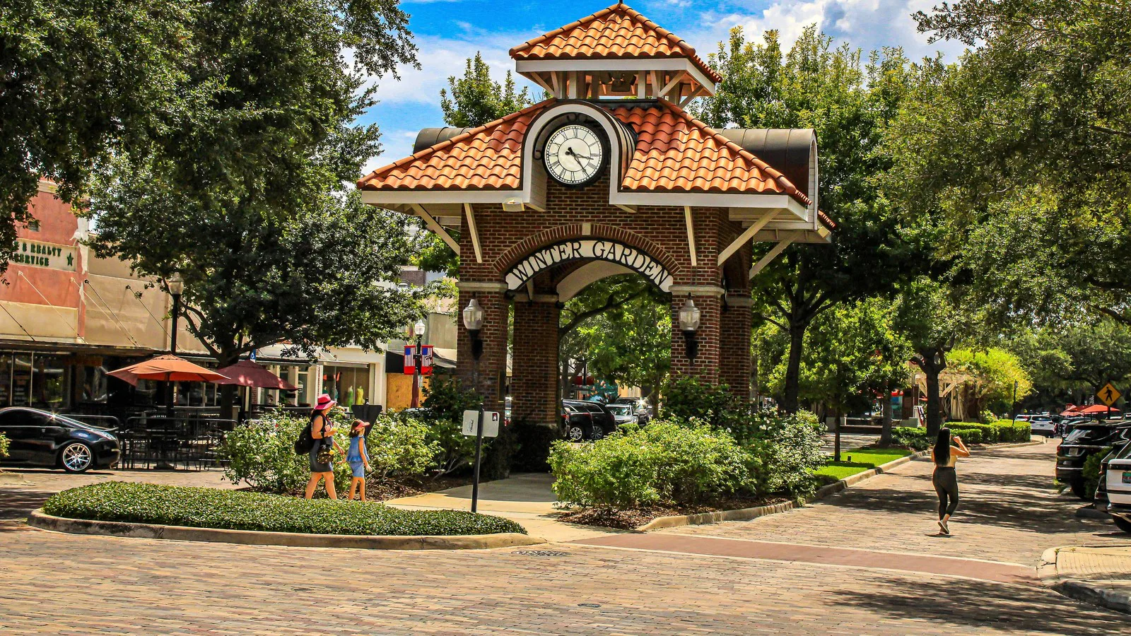 Torre do relógio com o nome Winter Garden na rua Plant, no centro da cidade, na região oeste de Orlando
