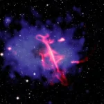Esta imagem composta da Clave de Sol e de seu aglomerado de galáxias contém raios X do Chandra e do eROSITA, dados de rádio do LOFAR e dados infravermelhos do UKIRT.