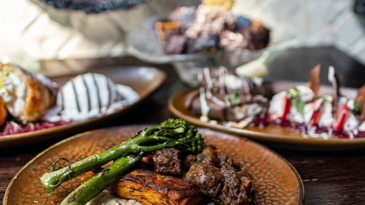 Pratos do menu do National Chocolate Day no Toothsome, no Universal CityWalk.