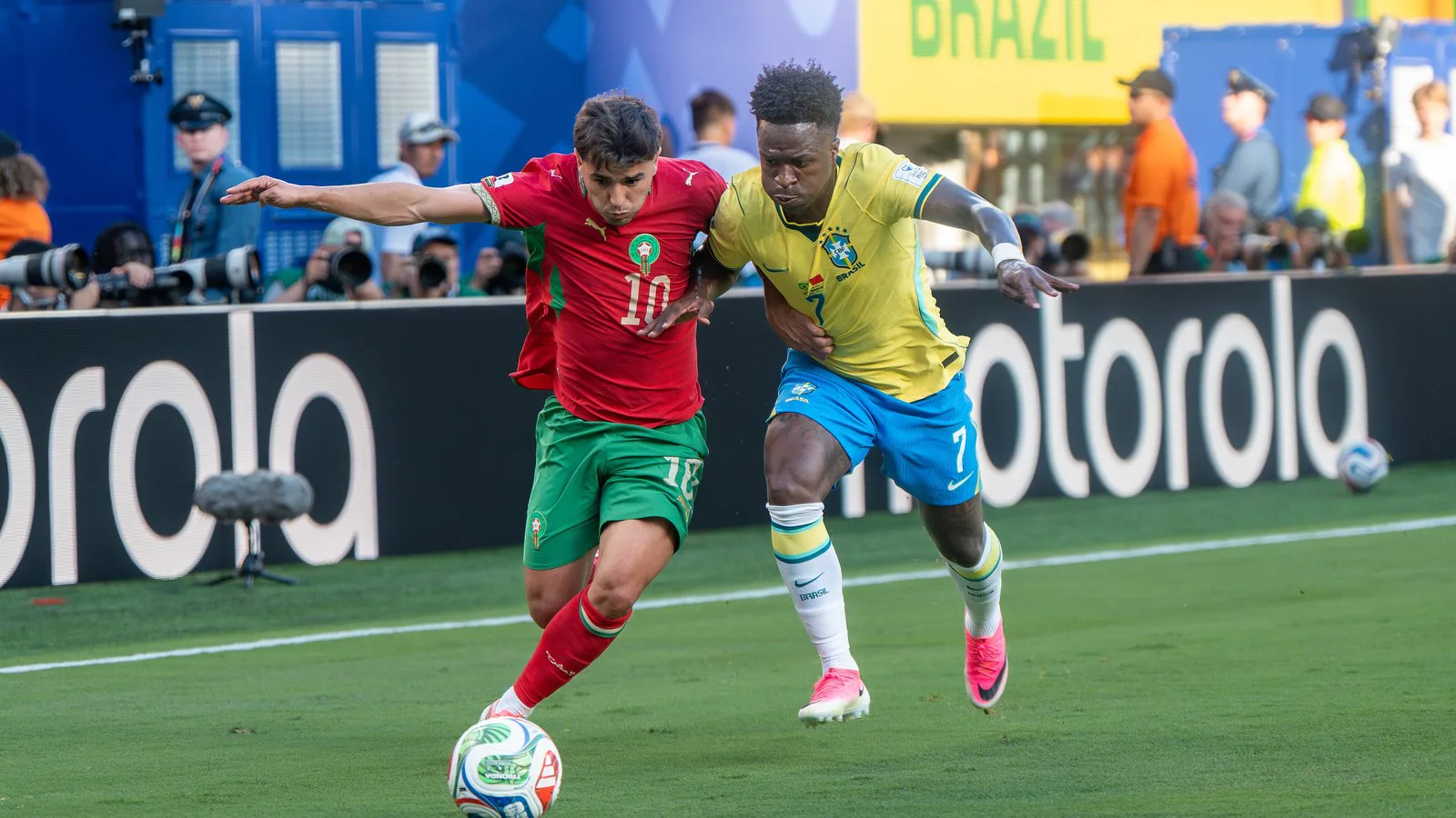 Vinícius Júnior e Brahim Díaz em Brasil x Marrocos pela Copa do Mundo de 2026, em 13 de junho, em East Rutherford, Nova Jersey