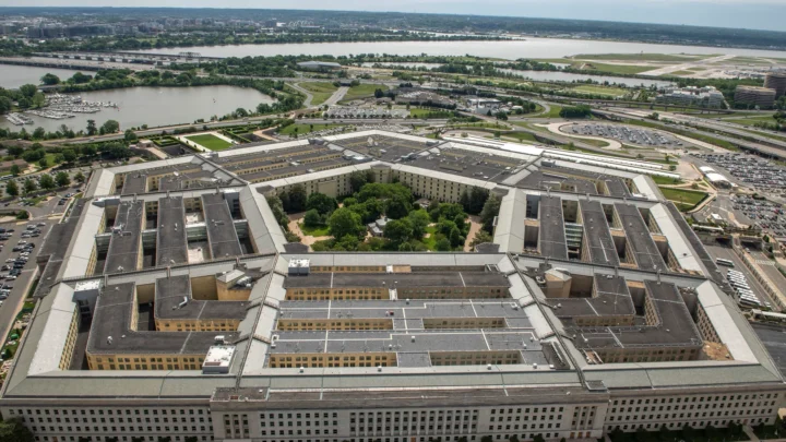 Vista aérea do Pentágono, sede do Departamento de Defesa dos EUA, em Arlington, na Virgínia, perto de Washington, em maio de 2021