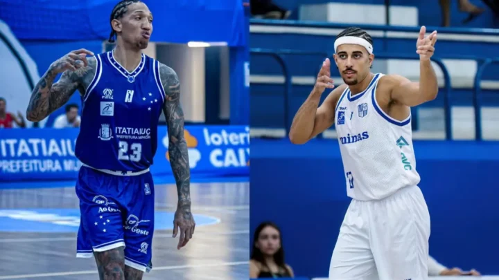 Dois jogadores em quadra durante partida de basquete do NBB, um de uniforme azul-marinho e outro de branco, em ginásio com arquibancadas azuis ao fundo