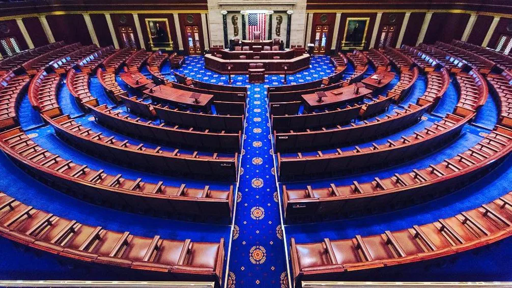 Plenário vazio da Câmara dos Deputados dos EUA, no Capitólio, em Washington (imagem de arquivo)