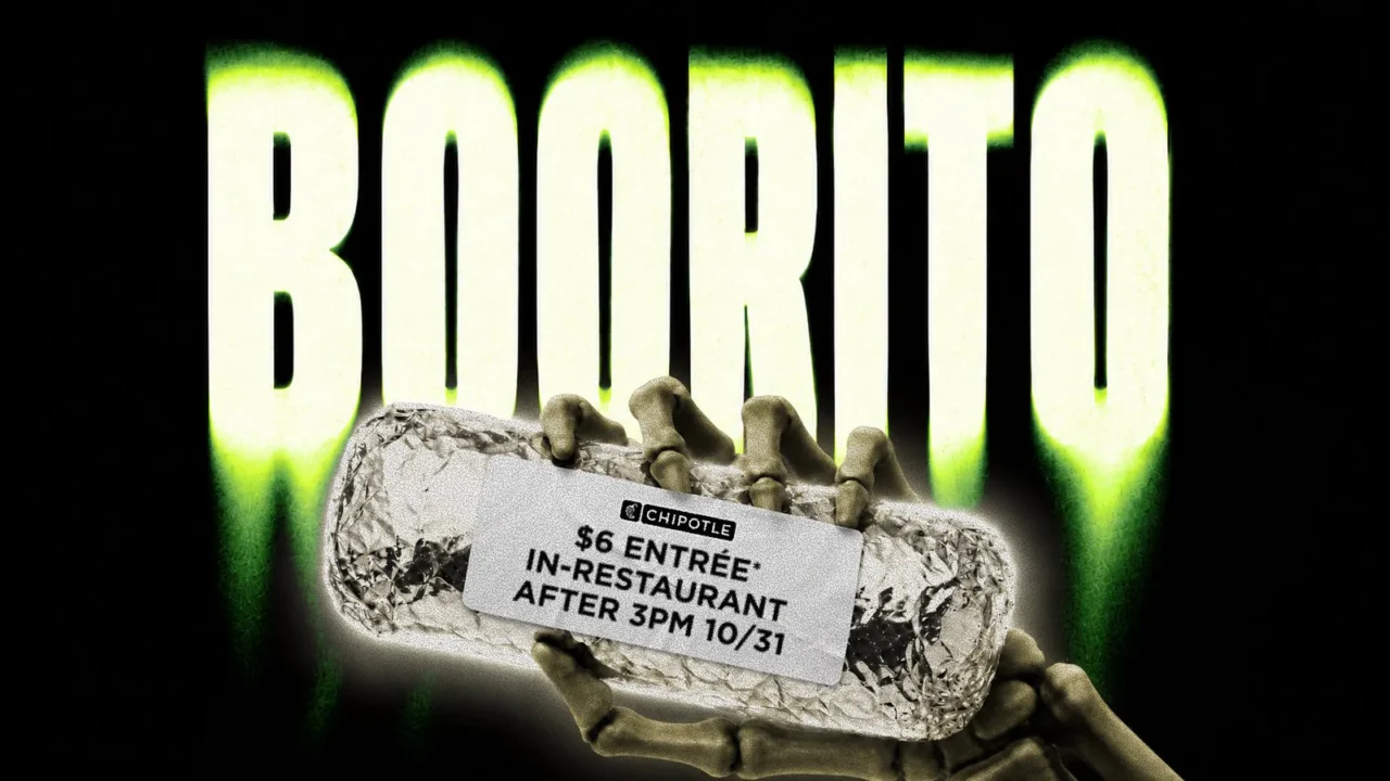 Arte de divulgação do Boorito: mão de esqueleto segura um burrito embrulhado em papel-alumínio com a etiqueta "$6 entrée, in-restaurant, after 3pm 10/31", diante da palavra "Boorito" em letras verdes