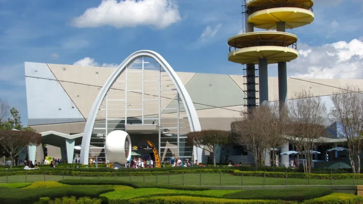 Fachada da atração Men in Black: Alien Attack, na Universal Studios Florida, em Orlando, em março de 2012 (imagem de arquivo)
