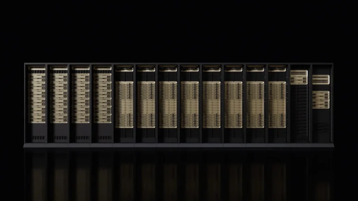 Fileira de racks da plataforma Rubin sobre fundo preto