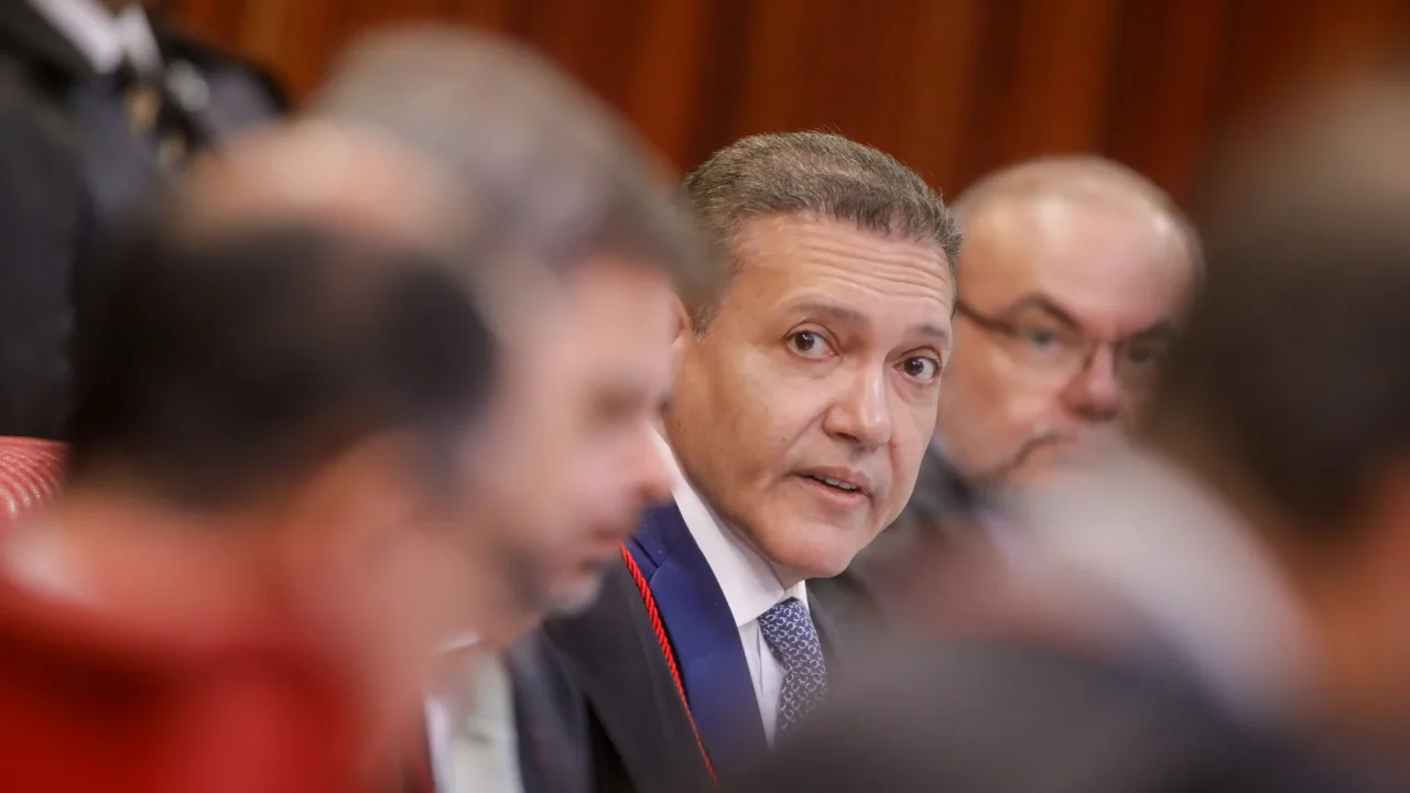 O presidente do Tribunal Superior Eleitoral (TSE), ministro Kássio Nunes Marques. Nesta sexta-feira, ele afirmou que "nações democráticas dialogam, não interferem", ao comentar a presença de missões internacionais de observação nas Eleições 2026.